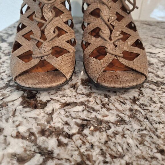 GENTLE SOULS  Leather SANDALS size 7M - Picture 2 of 14